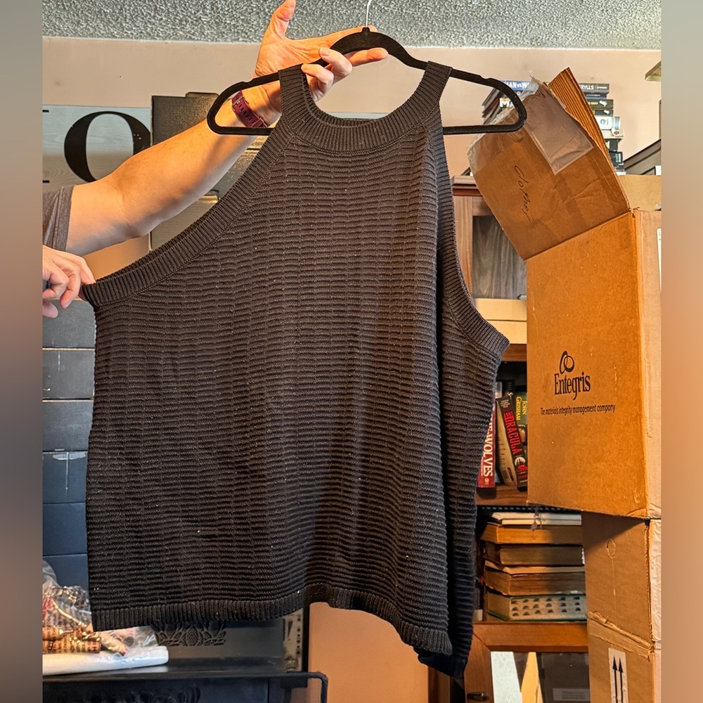 Light weight sweater perfect for summer or winter just add a jacket!